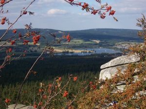 Der Rudolfstein Blick vom Rudolfstein zum Weissenstädter See