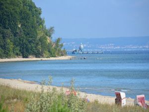 mit Blick zur Selliner Seebrücke mit Tauchgondel