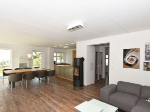Bild 2: exklusive Reetdach Villa nur 500 Meter bis zum Strand für 6+2 Personen