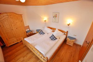 Fewo Beispiel Schlafzimmer Bild 4: Zweizimmerferienwohnung "Vergissmeinnicht" mit Königscard