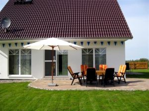 Terrasse mit gemütlichen Möbeln