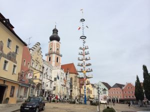 Marktplatz in Cham Kreisstadt Cham - hier der Marktplatz in der Fußgängerzone.