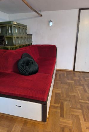 der Platz um vor dem Fernseher einzudösen, mit seinem Schatz zu kuscheln oder alle Viere gerade sein zu lassen.