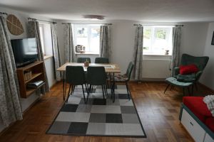 Gemütlich beieinander sitzen, ein Brettspiel herausholen, das in der Hektik des Alltags noch nicht zum Einsatz kam. Allgäuer Spezialitäten essen, dazu ein Bier aus Rettenberg.