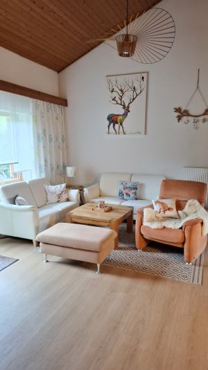 Mit ca. 25m² und Zugang zu Terrasse und Garten