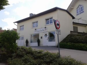 Pizzeria