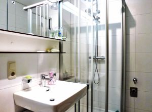 mit Dusche