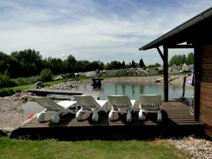 mit Liegewiese, Kleinkindbereich, Kneipptretanlage