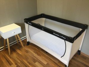 Gern stellen wir Ihnen ein Babyreisebett auf Anfrage kostenlos in die Ferienwohnung.
