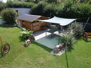 Garten
Grundstück ist eingezäunt